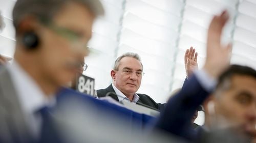 INTERVIU Iuliu Winkler, UDMR: Accept condiționarea accesului la fonduri UE de respectarea statului de drept, dar cu două condiții/ Nu negociem cu grupul suveraniștilor. FIDESZ și PPE au nevoie unul de altul