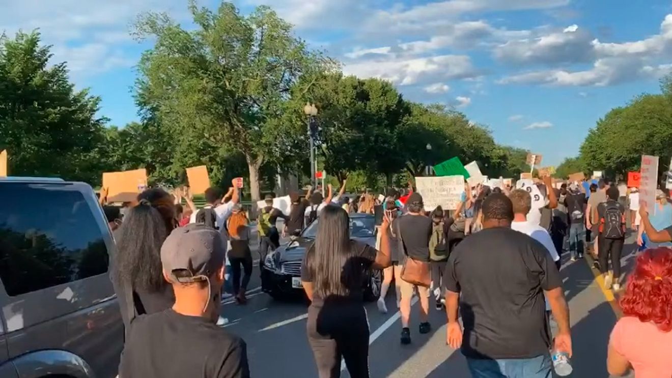 Donald Trump, dus într-un buncăr din Casa Albă în timpul protestelor izbucnite după moartea lui George Floyd. Washington a intrat în stare de asediu