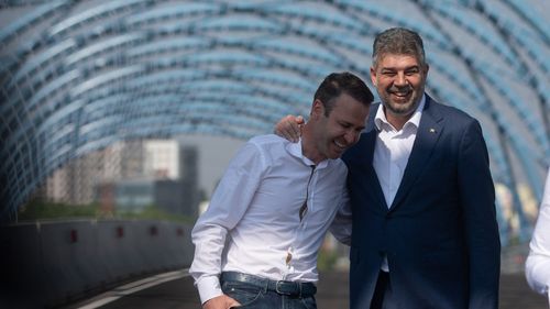 Premierul Ciolacu la inaugurarea unui pasaj din București: Băluță și Negoiță sunt cei mai performanți primari din Municipiul Buzău / Șeful PSD s-a corectat rapid
