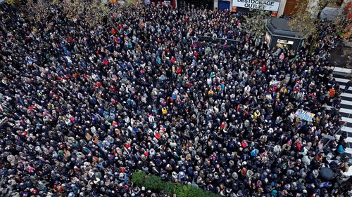 Marş la Lyon pentru studentul naţionalist ucis în bătaie în Franţa / Emmanuel Macron îndeamnă „toată lumea la calm”