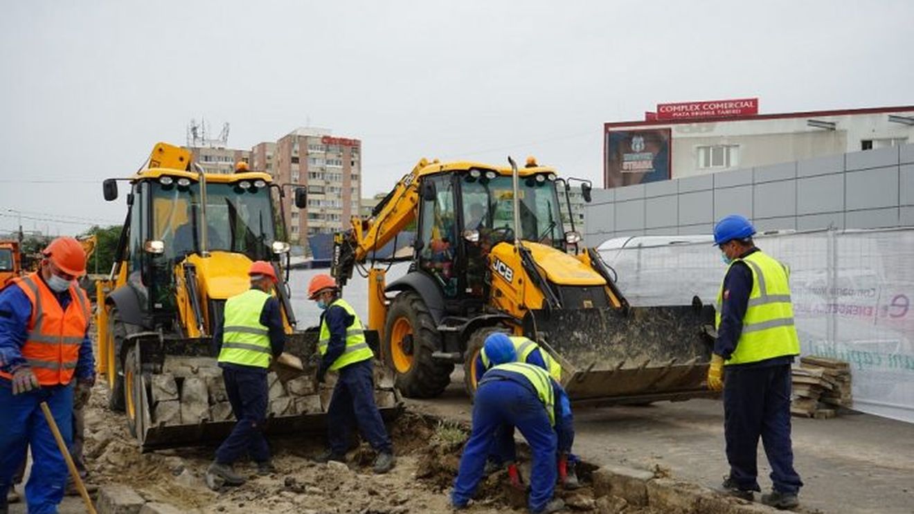 Primăria București a pus un manager belgian la conducerea companiei de construcții înființată de Firea și plătește cu 28.000 de lei brut lunar administratorul de la compania de străzi