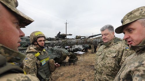 Ce este „Batalionul Poroșenko” / Fostul președinte, rival al lui Volodimir Zelenski, se află la originea unei formațiuni militare în care luptă lideri politici