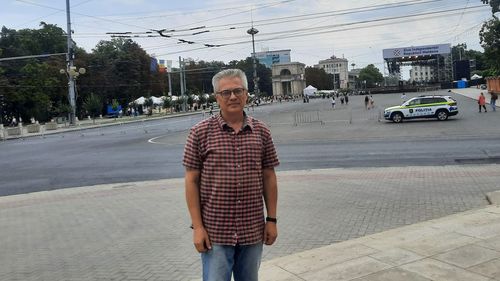 AUDIO "Înainte se spunea că vom intra în UE prin unirea cu România - eu aș întoarce acum ocheanul și aș spune: integrându-ne în UE, acolo vom găsi România" - scriitorul basarabean Vitalie Ciobanu la 33 de ani de la independența Republicii Moldova