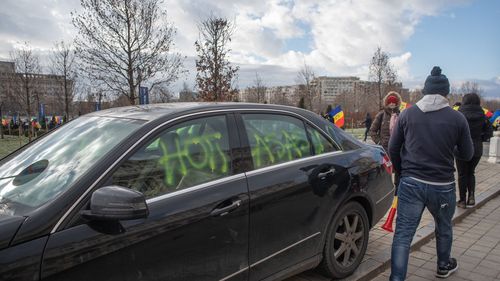 Cine e principalul suspect de vandalizare mașinii ambasadei SUA la mitingul organizat de AUR