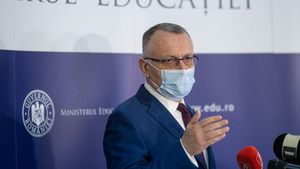 Sorin Cîmpeanu: Nu am susţinut niciodată vaccinarea obligatorie. Vaccinarea trebuie să fie un gest voluntar
