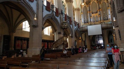 159 de persoane s-au vaccinat anti-COVID în primele patru ore de când a început vaccinarea în Biserica Neagră din Brașov