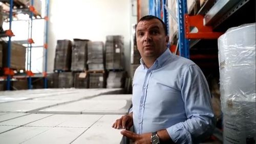 Timiș: Sute de tone de lapte din programul „Cornul și Laptele” zac într-un depozit. Din pricina epidemiei de Covid-19, laptele nu a mai ajuns la școlari