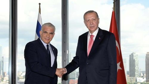 Președintele turc Erdogan s-a întâlnit pentru prima dată în mai bine de 10 ani cu un premier israelian/ Yair Lapid a cerut sprijin pentru a găsi cetăţeni închişi de islamiştii Hamas