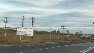 FOTO Campania pentru referendum în Moldova: Panouri care promovează răspunsul DA pe drumul Iași - Târgu Frumos