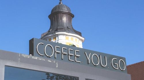 EXCLUSIV Clujul scade, Constanța rezistă, iar în Sibiu se renunță la desert / Industria Horeca, într-o "furtună perfectă": creșterea TVA, costuri mărite la energie și veniturile tot mai reduse ale populației / ”Avem noroc că sunt firme care mai fac diferite evenimente”