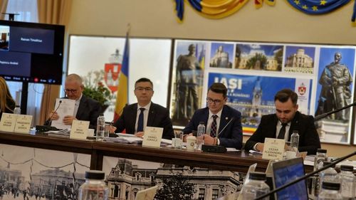 Consilierii locali ieșeni au votat bugetul pentru 2023, după cinci ore de discuții controversate  / Liberalii i-au acuzat pe PSD-iști și USR-iști că se opun bugetului fără a avea soluții concrete pentru oraș