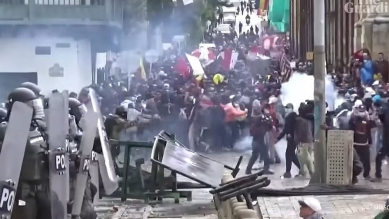 VIDEO Proteste soldate cu peste 20 de morți și sute de răniți în Columbia împotriva unui proiect de reformă fiscală / Comunitatea internaţională face apel la calm