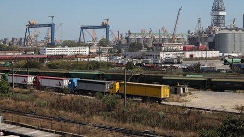 Mecanic prins băut în timpul serviciului după tamponarea a două locomotive, în Portul Constanța / Anchetă pentru a se stabili pagubele