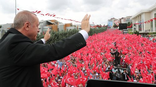 Turcia anunță că va răspunde ofensiv, dacă  forţele mareșalului libian Khalifa Haft continuă să-i atace interesele și misiunile diplomatice