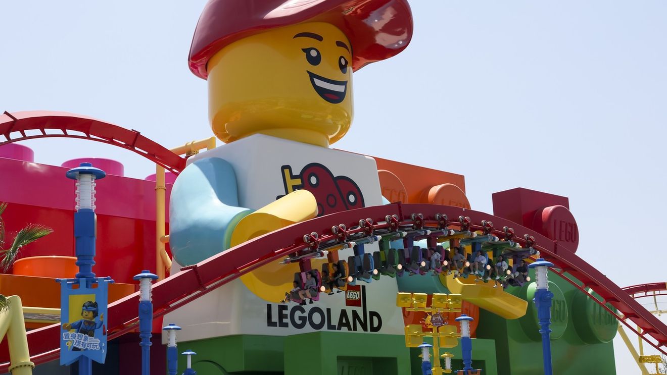 Primul Legoland din China s-a deschis pentru vizitatori la Shanghai