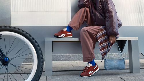 Sneakerși de damă la modă care vor domina străzile în această primăvară