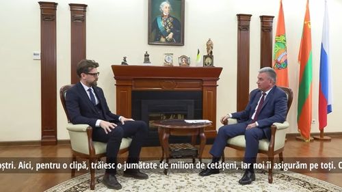 O televiziune transnistreană a transmis în premieră o emisiune subtitrată în română cu grafie latină