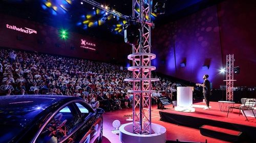 UPGRADE 100: Cel mai mare festival din Europa Centrală și de Est dedicat transformărilor provocate de internet și tehnologie are loc la București, în 13 - 14 iunie (PARTENERIAT)