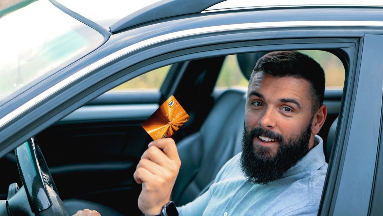 Cum pot companiile să își optimizeze flotele cu un singur card de combustibil?