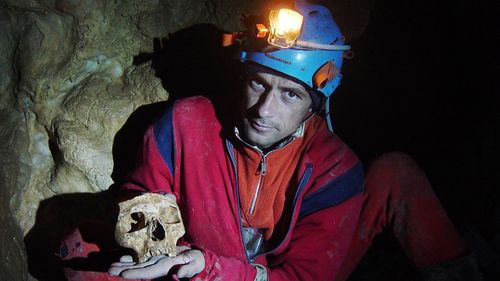 Descoperirea din peștera bulgărească Bacho Kiro: cercetarea vechilor genomuri umane aduce elemente noi asupra primilor europeni şi relaţiilor lor cu neandertalienii