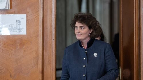 Iulia Scântei, după ce a fost aleasă judecător CCR: ”Un vot care mă obligă/ Îmi voi folosi atribuţiile pentru consolidarea democraţiei constituţionale în România, să rămână parte a lumii libere şi a comunităţii euro-atlantice”