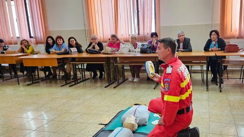 Peste 250 de persoane din județul Olt au urmat până în prezent programul de voluntariat „Salvator din pasiune” / Cei mai mulţi dintre voluntari sunt liceeni