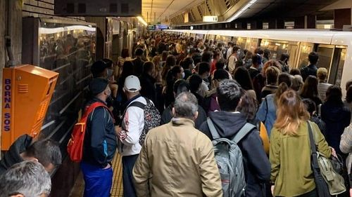 Premierul Orban anunță că va implementa decalarea programului de muncă pentru evitarea aglomerației, ca nouă măsură împotriva răspândirii noului coronavirus