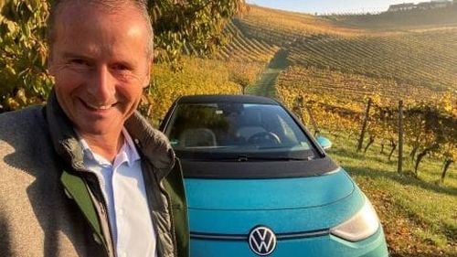 Şeful Volkswagen, sprijinit în continuare de familiile Porsche şi Piech, în competiția dură de pe piața mașinilor electrice / Tesla produce Model 3 în 10 ore, Volkswagen face în 30 de ore un ID.3.