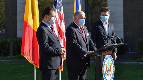 VIDEO Ambasadorul SUA la București, mesaj electoral de Ziua Națională: Guvernul Orban a aplicat reforme pentru a restaura statul de drept / Corupţia endemică şi baronii roşii rămaşi din anii regimului comunist nu îşi au locul în România modernă