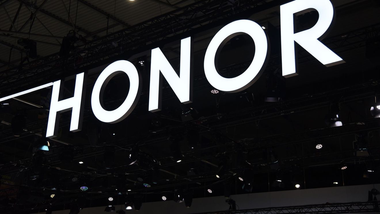 CEO-ul Honor, George Zhao, demisionează în contextul pregătirii companiei pentru listarea publică