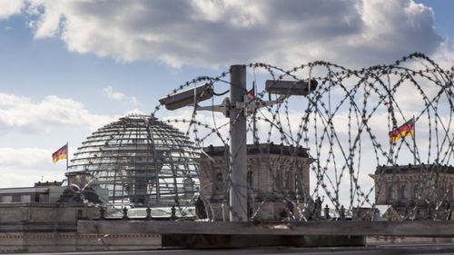 Rusia a compromis camere de supraveghere conectate la internet pentru a spiona transporturi militare NATO, avertizează serviciile secrete olandeze