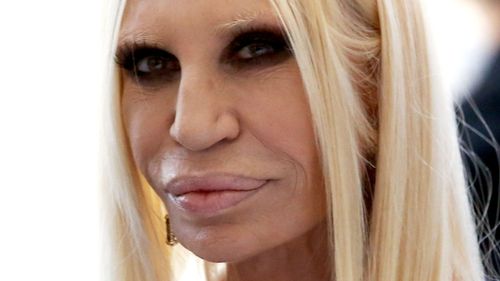 Ce planuri are Donatella Versace pentru 2025 / Ar putea o altă schimbare majoră de designer să zguduie industria modei de lux în următorul an?