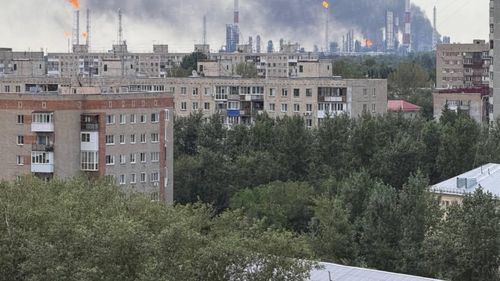Cel puțin șapte drone ucrainene au atacat rafinăria din Omsk, la peste 2.000 de kilometri de Ucraina