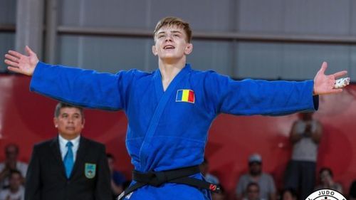Judoka Adrian Şulcă a cucerit medalia de aur la Campionatele mondiale de juniori de la Olbia