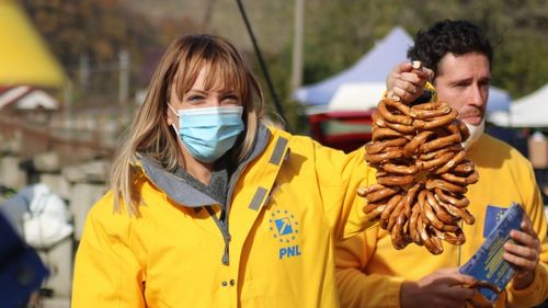 Soția deputatului PNL Mihai Voicu a fost numită subsecretar de stat în MAI. Claudia Benchescu anunță că a început deja munca