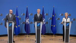 Stoltenberg: Cooperarea din NATO și UE este "mai importantă ca niciodată" din cauza invaziei Rusiei în Ucraina / „Putin să ne divizeze. A eșuat în mod clar”