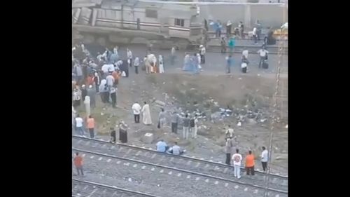 VIDEO Cel puțin doi oameni au murit și 29 sunt răniți după ce două trenuri s-au ciocnit în Egipt