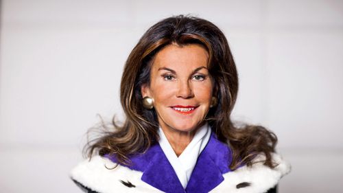 Brigitte Bierlein,  judecătoare la Curtea Constituțională, a fost numită cancelar interimar al Austriei după demisia cabinetului Kurz în urma scandalului înregistrării cu camera ascunsă