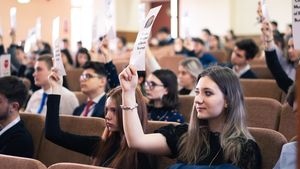 Consiliul Elevilor anunță că nu renunță la propunerea ca școala să înceapă pe 1 septembrie, după ce ministrul a declarat că nu se poate