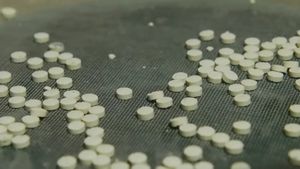 Un adolescent din Focșani a fost internat după ce și-a pisat și inhalat mai multe pastile de Anxiar, un medicament prescris de psihiatri pentru anxietate