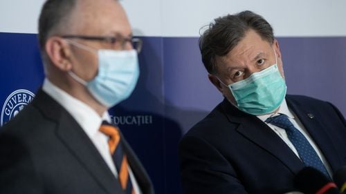 VIDEO Moment stânjenitor cu Rafila și Cîmpeanu: Întrebați cât de în siguranță sunt copiii care merg la școală în valul 5 al pandemiei, miniștrii Sănătății și Educației au tăcut: ”Da”