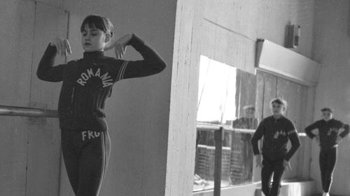 Nadia Comăneci a primit Ordinul Steaua României în grad de Mare Cruce, a doua cea mai mare distincție din statul român / Dan: Vă felicit că nu ați fost doborâtă de glorie / Nadia Comăneci: Dacă cineva îmi spunea ”nu se poate” găseam un drum