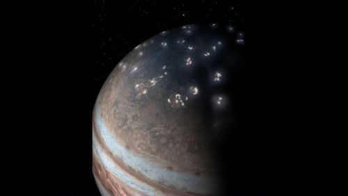 VIDEO O sondă spaţială NASA arată că fulgerele de pe Jupiter se aseamănă cu cele de pe Terra