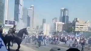 Israel: A început votul decisiv asupra reformei justiției, proteste în fața Parlamentului / Poliția a folosit tunuri de apă