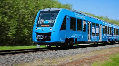 Licitație uriașă de 1,7 miliarde lei: Siemens, Alstom și o companie din China vor să vândă trenuri electrice în România