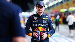 Max Verstappen stabilește cel mai bun timp în ultima sesiune de antrenamente libere de la Singapore / Lewis Hamilton, investigat pentru viteză excesivă