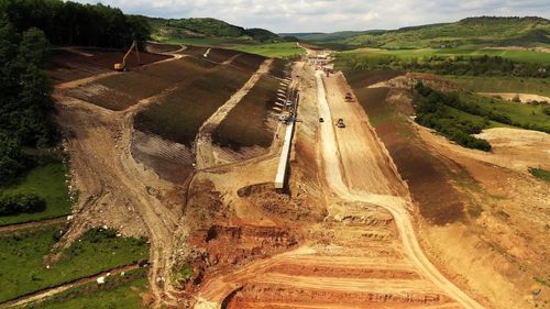 UPDATE Singurul șantier de autostradă prin PNRR, în pericol: UMB solicită CNAIR rezilierea contractelor pentru Autostrada Transilvania din cauza costurilor prea mari/ Ce a discutat șeful CNAIR cu Umbrărescu