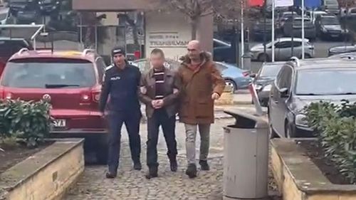 Bărbat acuzat de instigare online la împușcarea președintelui Iohannis, trimis în judecată. Este susținător al lui Călin Georgescu, nemulțumit de anularea turului I al alegerilor prezidențiale