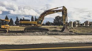 S-a semnat contractul pentru secțiunea 4 (Tigveni- Curtea de Argeş) a autostrăzii Sibiu-Piteşti / O întârziere mai bine de doi ani, după numeroase contestaţii