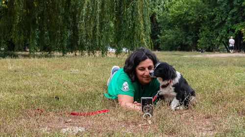 Cum poate adopția unui animal să schimbe două vieți. Fă cunoștință cu o parte dintre câinii de la Adăpostul Speranța care își caută un cămin